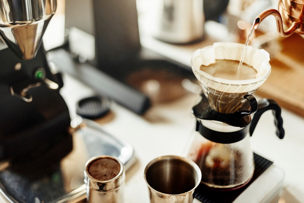 Jak wybrać właściwe akcesoria do przygotowywania kawy w domu?